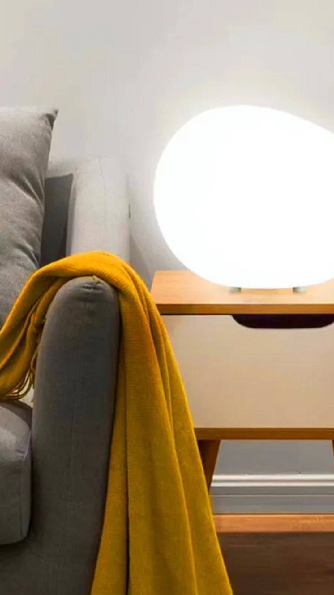 Petite lampe led de table .