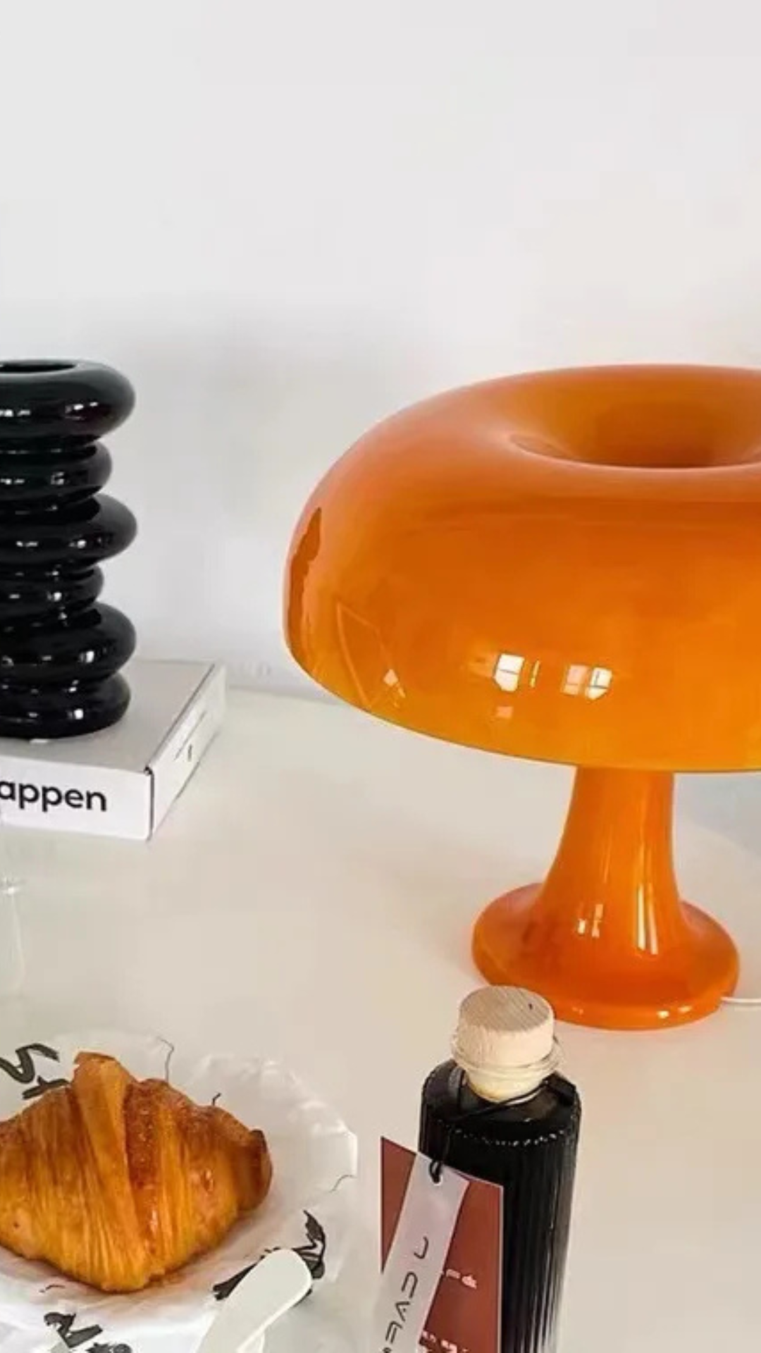 Lampe orange champignon .