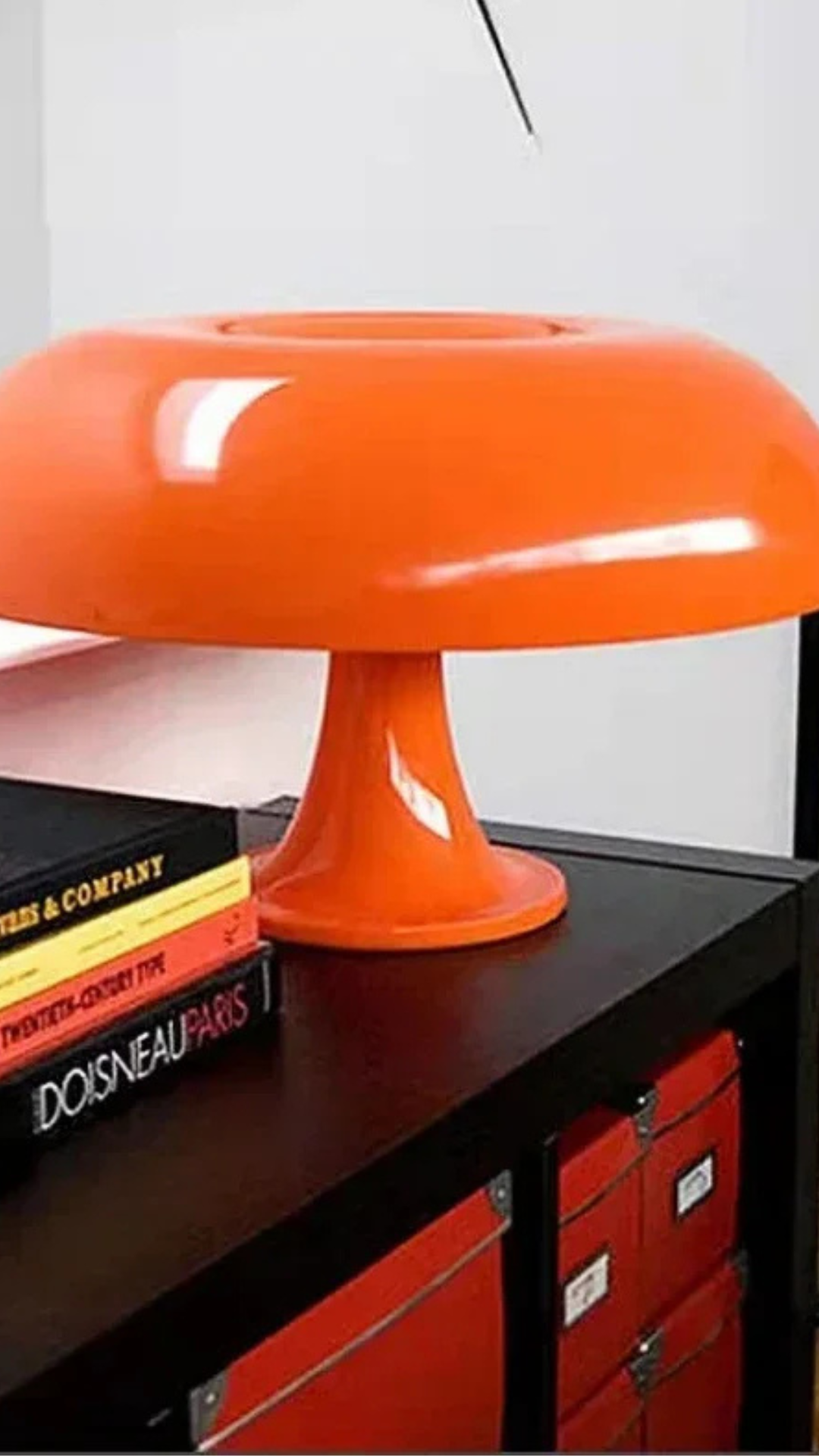 Lampe orange champignon .