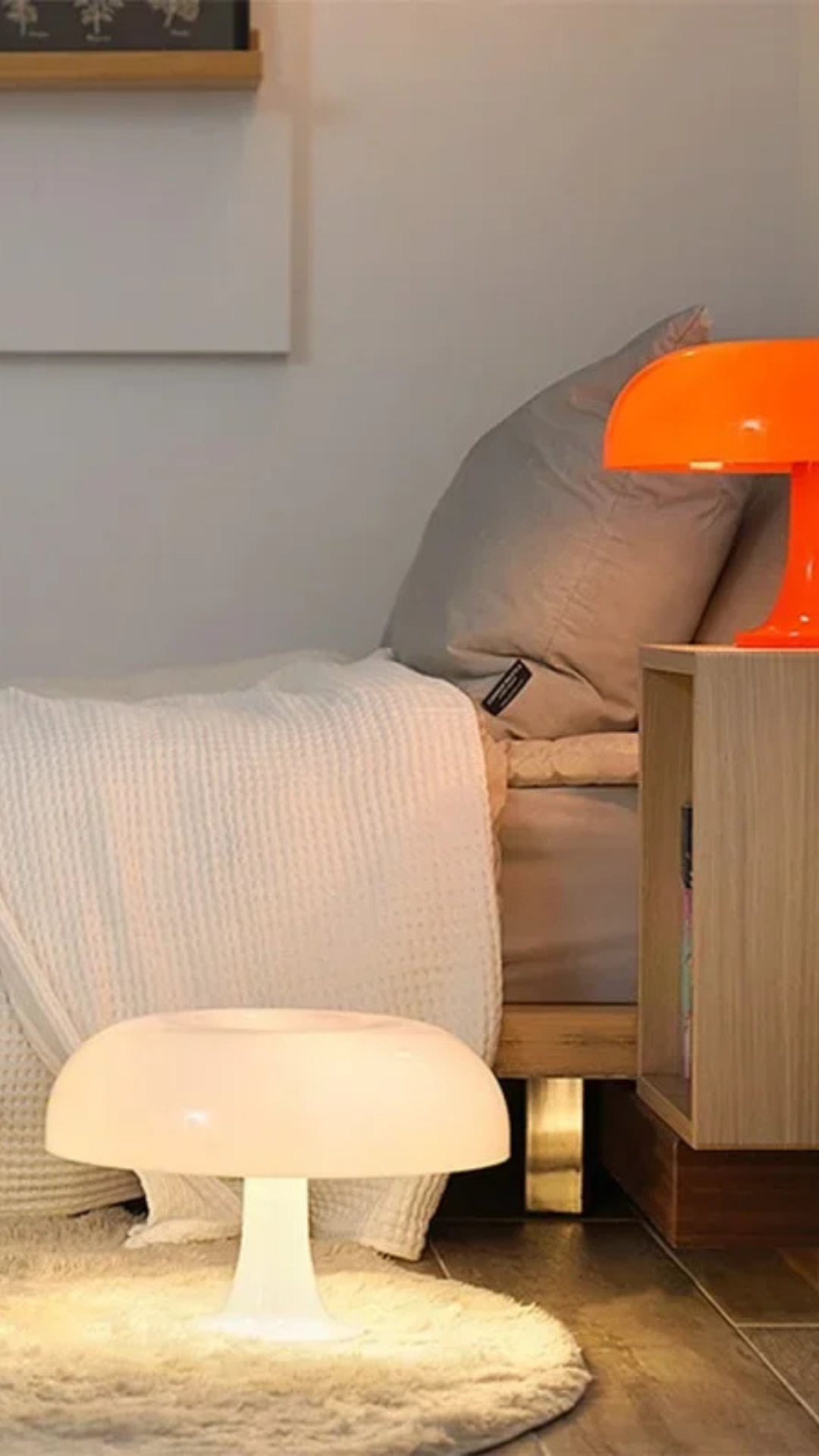 Lampe orange champignon .