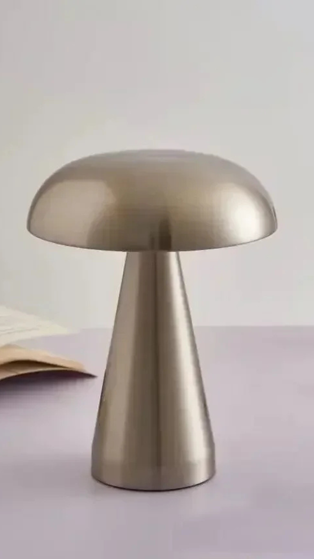 Lampe champignon métal .