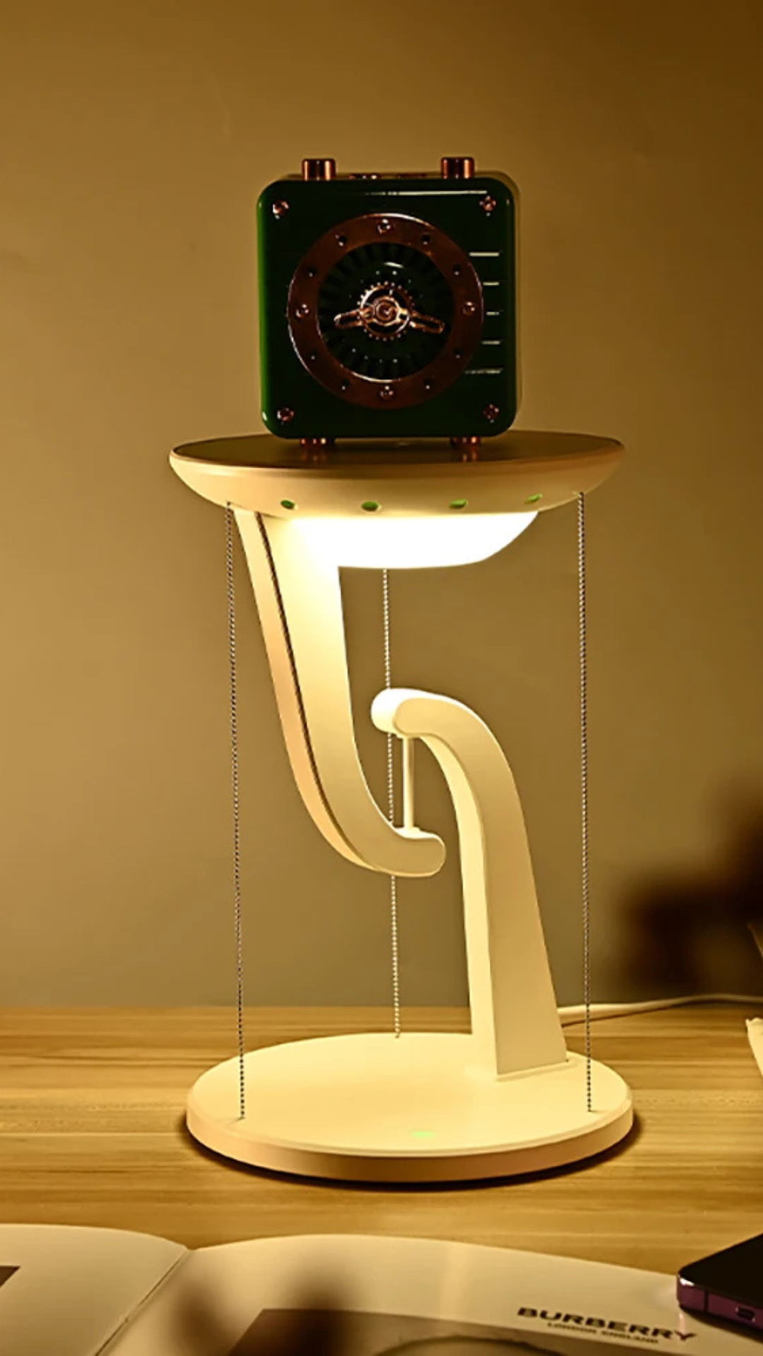 Lampe de chevet originale .